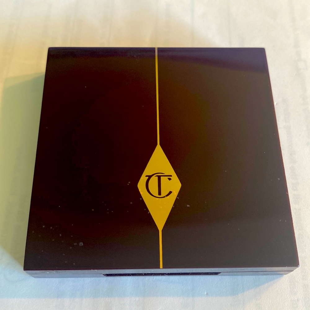 Charlotte Tilbury Dolce Vita eyeshadow palette. Only swatched! Like new.
